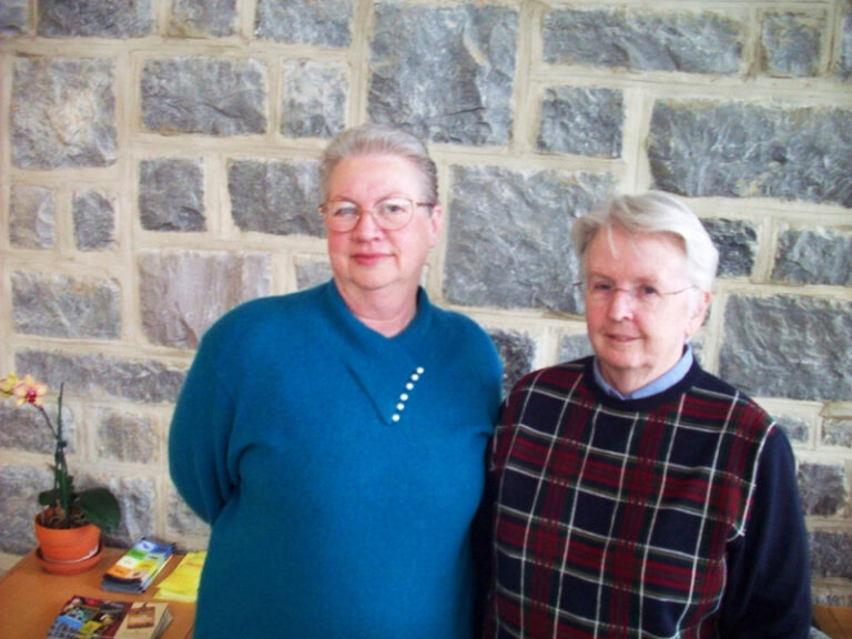 Pen Women Receive Kendig Award