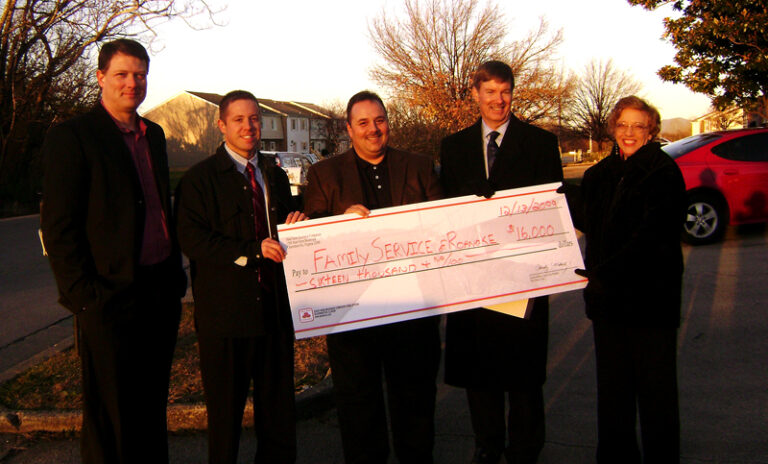 State Farm Insurance Donates $16,000 to Family Service of Roanoke
