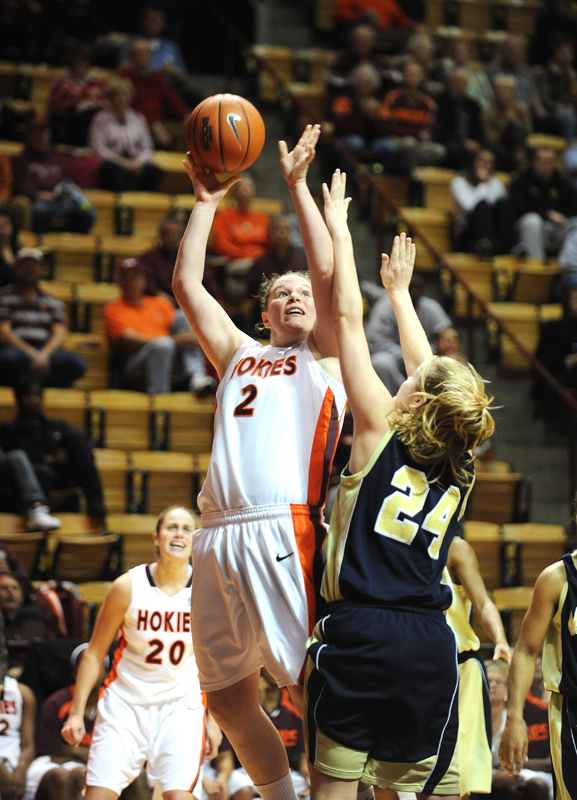 VT Hoops Features Former Hidden Valley Stars