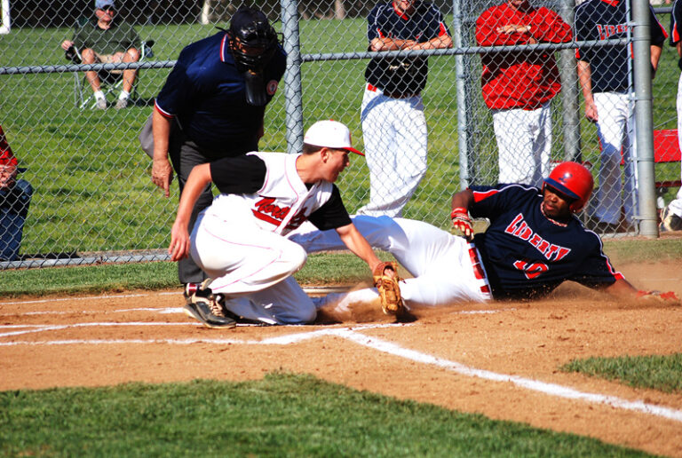 Liberty Christian knocks off Raiders 7-4