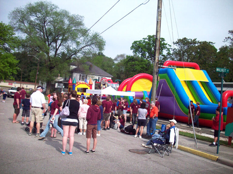 Dogwood Festival Attracts Thousands