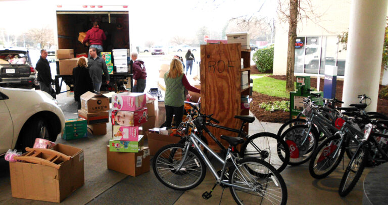 LewisGale Physicians Help Make Christmas Brighter