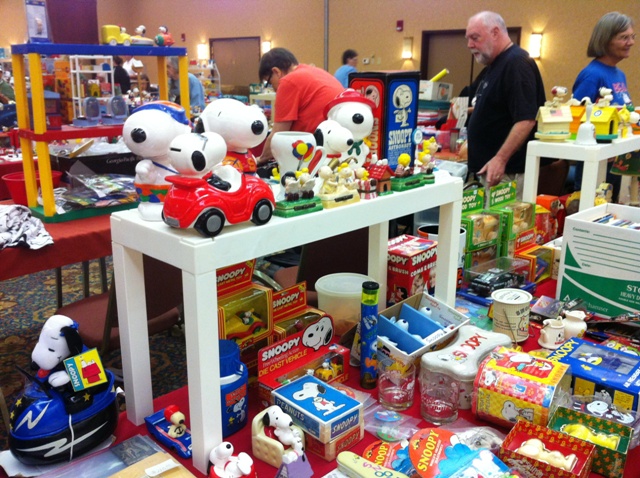 Peanuts Comic Strip Fans Hold Collectors Weekend in Roanoke