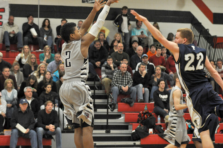 Hidden Valley Holds Off Late Cave Spring Run for 52-51 Win