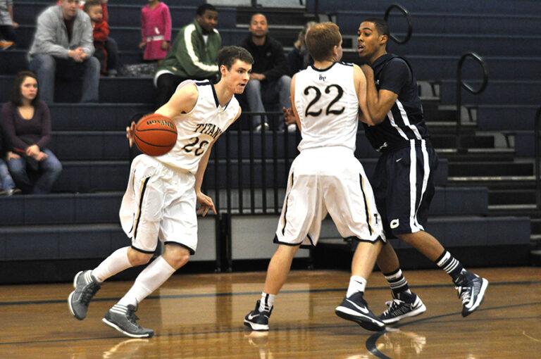 Hidden Valley Hangs Tough for 58-55 Win Over Blue Demons in River Ridge District Tournament