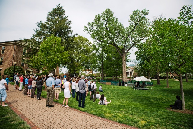 Roanoke College’s Historic Bittle Tree To Be Removed for Safety Reasons