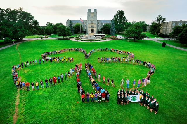 4-H Cultivates Leadership and Good Citizenry Skills at 2013 Congress