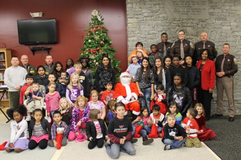 Roanoke City Sheriff’s Office Delivers Christmas Joy