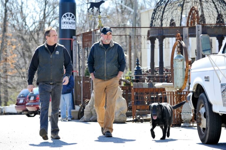 Black Dog Salvage Duo Kicks Off Second Season on DIY / HGTV