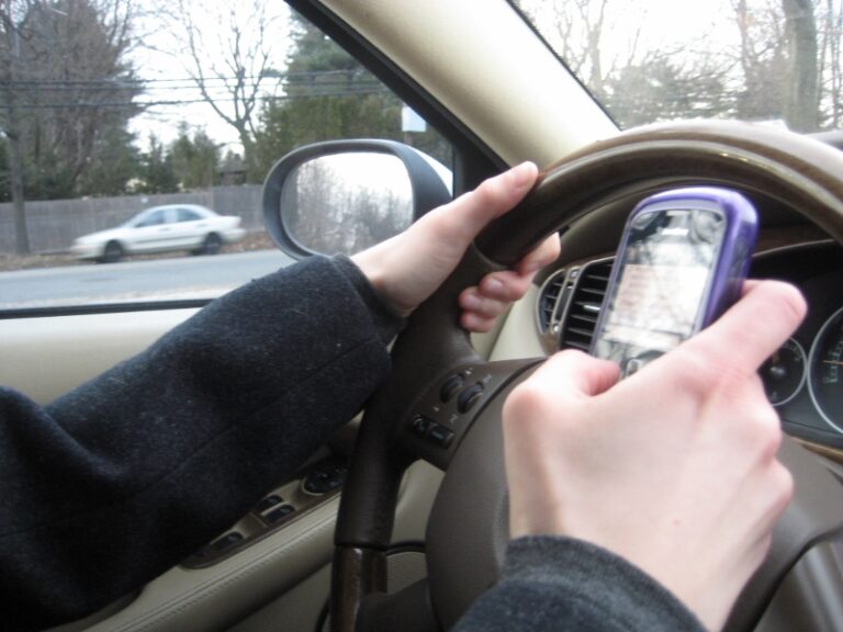 Tech Researchers Find Novice Teen Drivers Easily Fall Into Distraction, Accidents