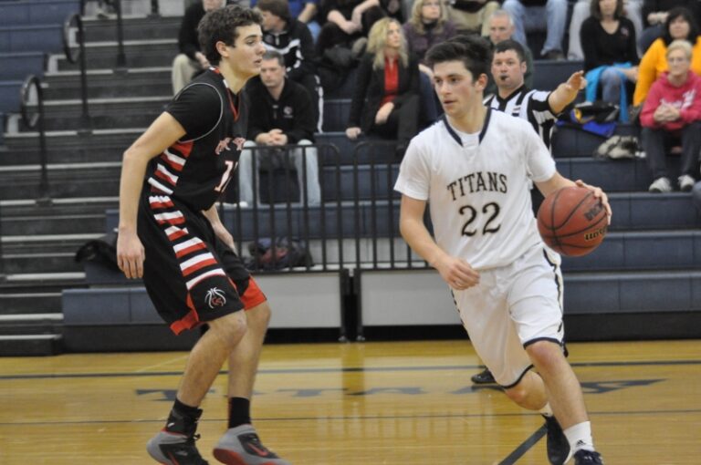 Titans Dominate Knights 48-34 In Rivalry Rematch