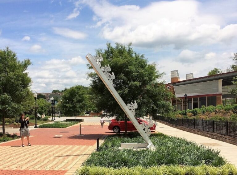 City to Place Eight New Sculptures in Elmwood Park