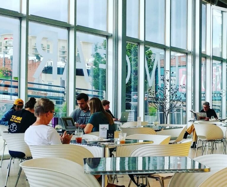 Local Business Owner Makes Transition From 9-to-5 to Full-Time Entrepreneur