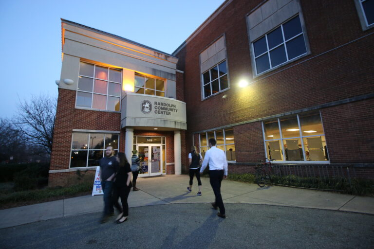 Virginia Senate Votes To Abolish Lee-Jackson Day / Establish Election Day Holiday