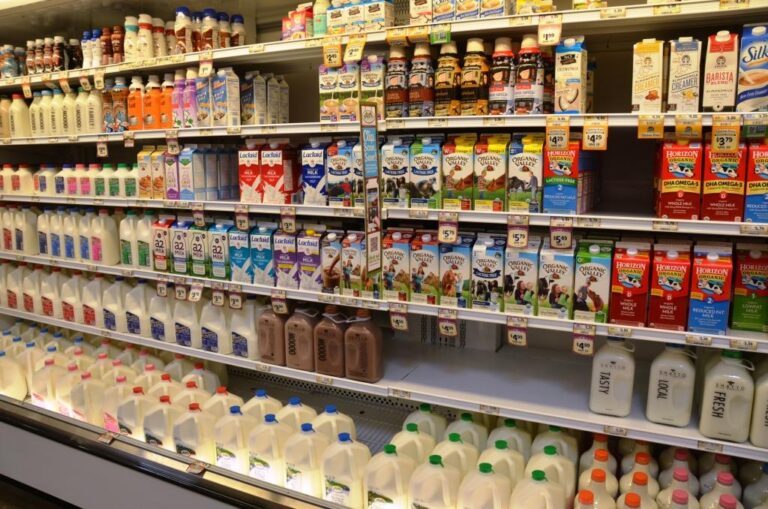 Bill Defining Milk Aims to Give Dairy VA Farmers Supermarket Advantage