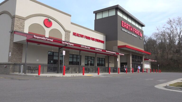 Roanoke’s Earth Fare to Reopen With New Owners
