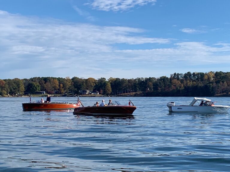 Classic Boaters Enjoy Fall Cruise at SML