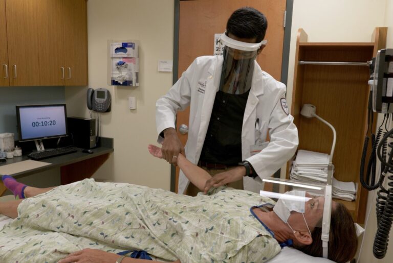 Medical School Keeps Students on Track By Switching to Virtual and Back