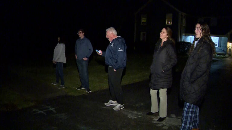 Churches To Worship / Sing Together From Home