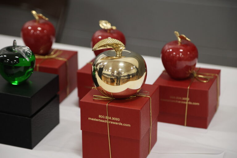 2020 / 2021 Golden Apple Award Winners Announced