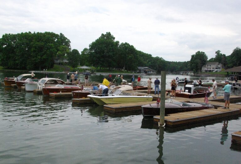 SML Antique and Classic Boat Society Holds Show at Bridgewater Plaza Docks
