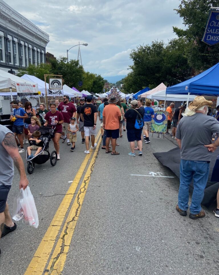 Throngs Crowd Olde Salem Days–Until Rain Rolls In