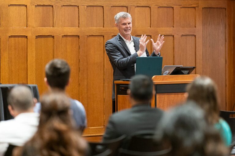 Thought Leaders in AI / Analytics Gather at Pamplin’s ‘Day for Data’ Symposium