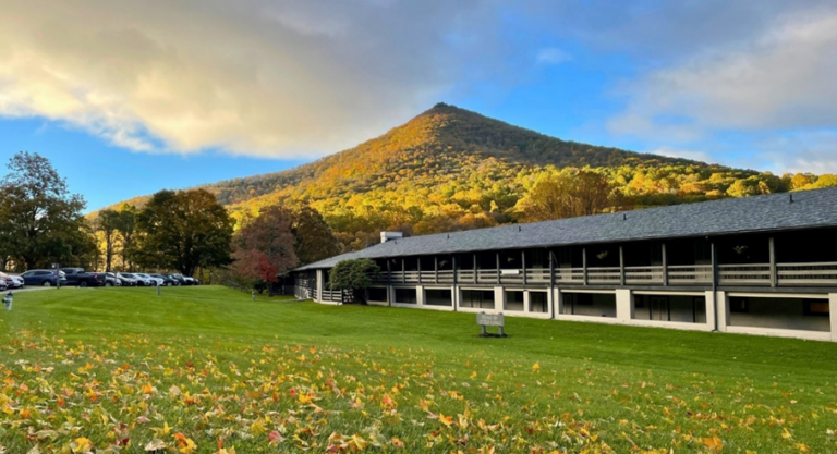 National Park Service Selects New Operator For Services at Peaks of Otter Lodge
