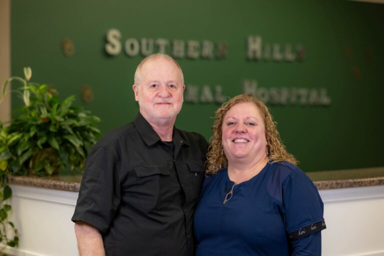 Roanoke Veterinarians Mary and Preston Thornton Honor VMCVM